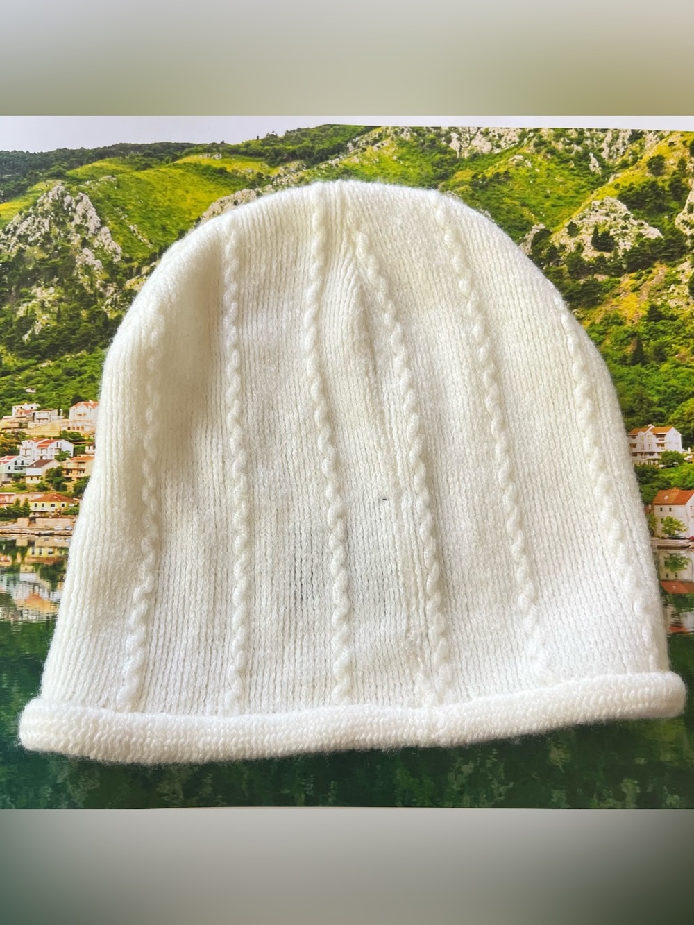 Vintage Y2K New York & Company Cable Knit Beanie🤍. - Picture 3 of 5
